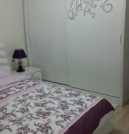 Lumos Apartment *